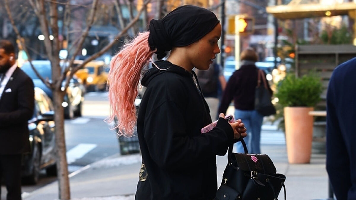 Robert De Niro’s Nepo Baby Son Shows Off Transformation With Heels And Pink Hair In Rare Sighting