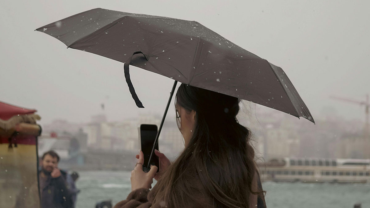 Woman Gambles Her Career On A Soda Refill, Loses Everything, And Still Thinks She’s The Victim