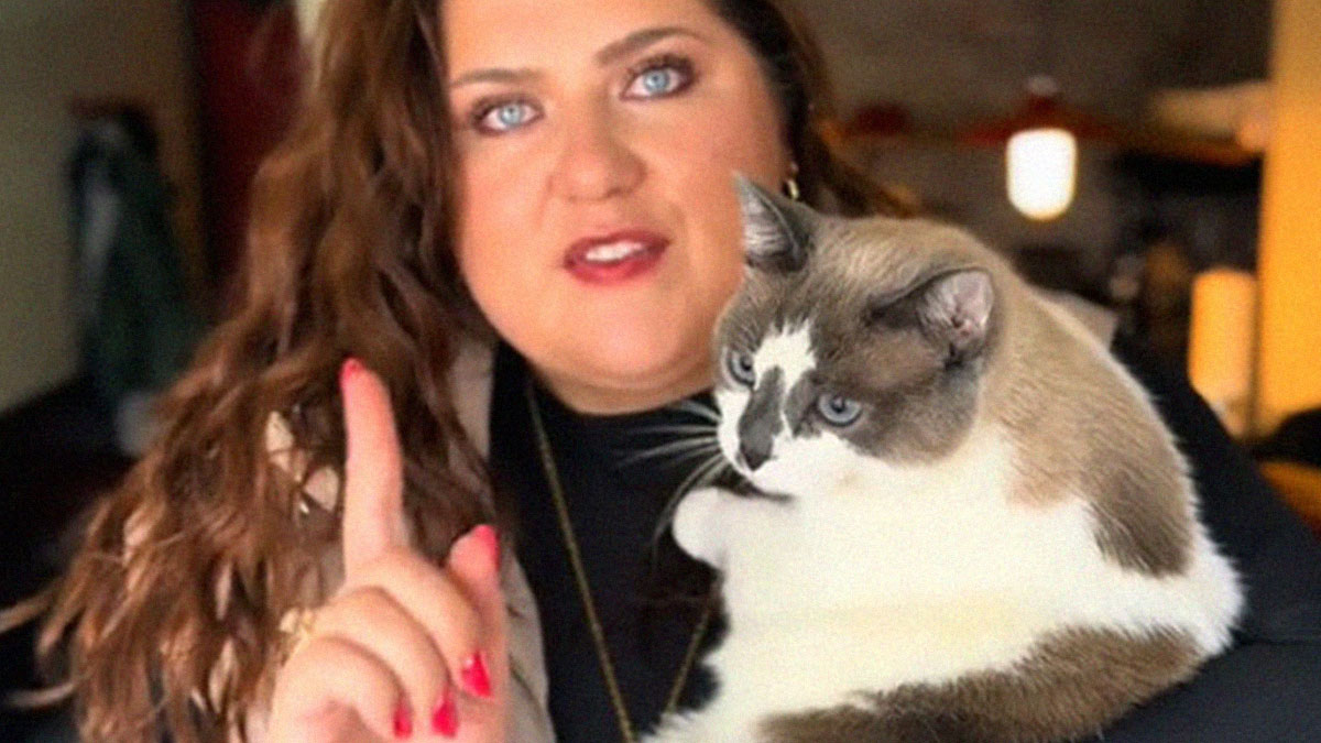 “Are You Serious?”: Woman Is Told She Might Need To Get Off Plane Over Meowing Cat