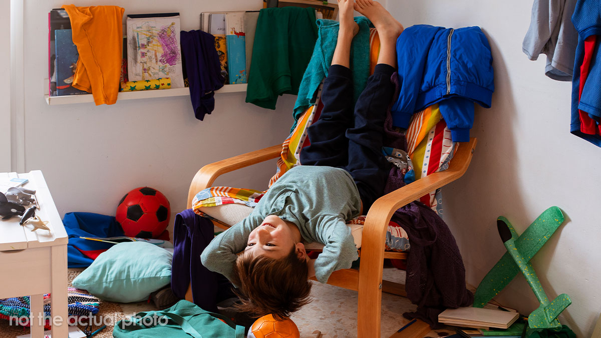 “I’d Rather Eat Glass”: Person Never Wants To Visit Friend’s Absolutely Shabby House Thanks To Kids