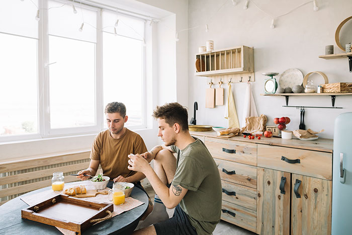 Stepdad Tries To Control Woman’s Clothes And House Guests, She Hands Him A Bill Instead Stepdad Tries To Control Woman’s Clothes And House Guests, She Hands Him A Bill Instead