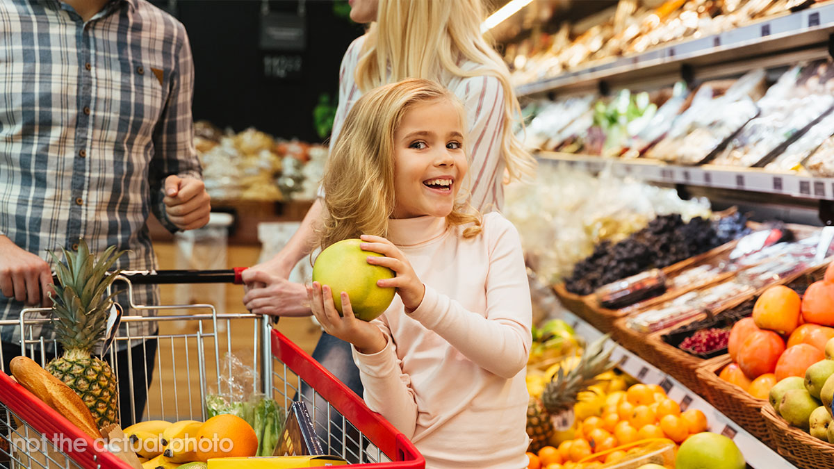 Mom Leaves 13YO In Supermarket To Look After 4YO, Is Horrified After Random Man Scolds Her