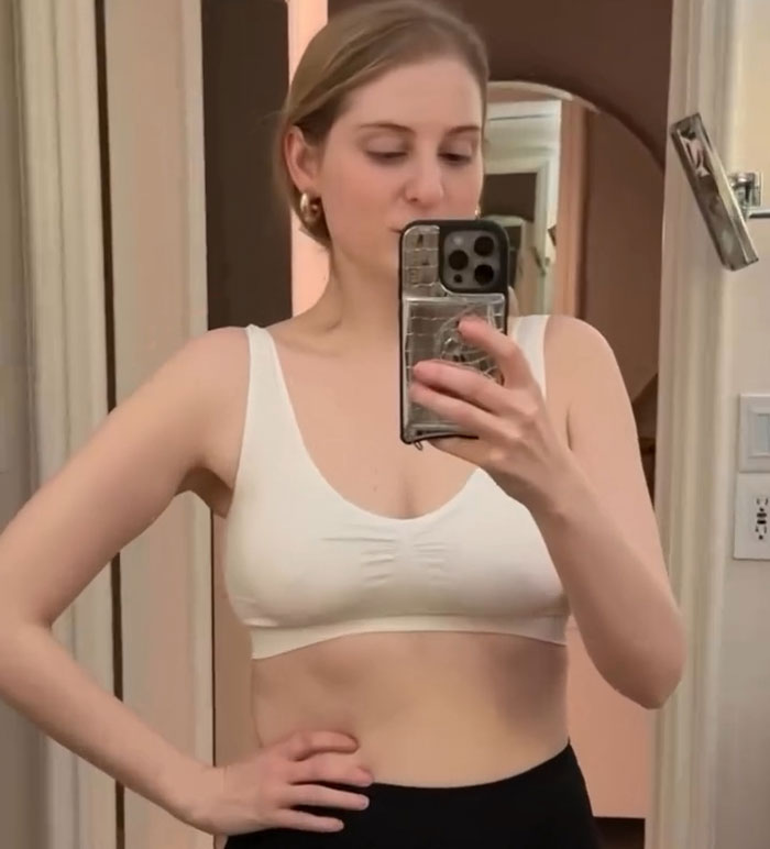 “As Long As She’s Happy”: People Defend Meghan Trainor After She Flaunts Breast Augmentation “As Long As She’s Happy”: People Defend Meghan Trainor After She Flaunts Breast Augmentation