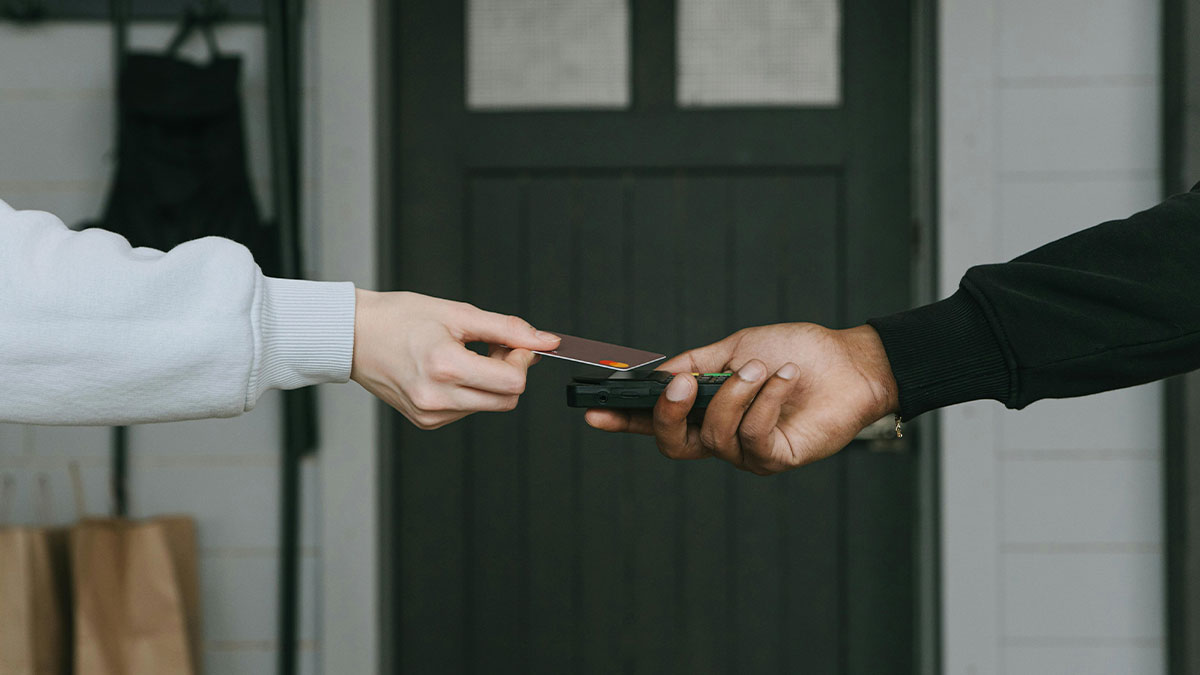 Netizens Are Sharing Scams Most Folks Fall For Without Realizing It, Here Are 32 Of The Worst