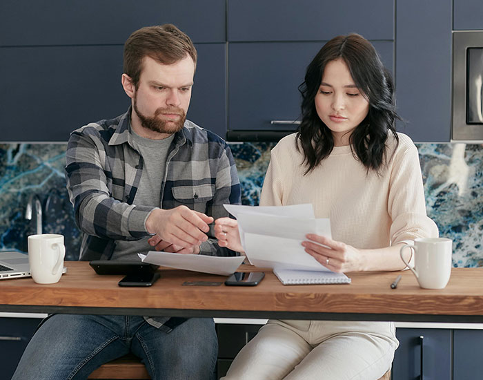 Rich Man Tries Teaching Broke GF How To Budget, Ends Up Learning A Harsh Lesson Himself Rich Man Tries Teaching Broke GF How To Budget, Ends Up Learning A Harsh Lesson Himself