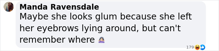 Comment mocking Naomi Watts' daughter's expression on the red carpet, mentioning misplaced eyebrows. Comment mocking Naomi Watts' daughter's expression on the red carpet, mentioning misplaced eyebrows.