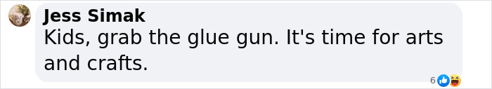 Screenshot of a comment by Jess Simak joking about arts and crafts. Screenshot of a comment by Jess Simak joking about arts and crafts.