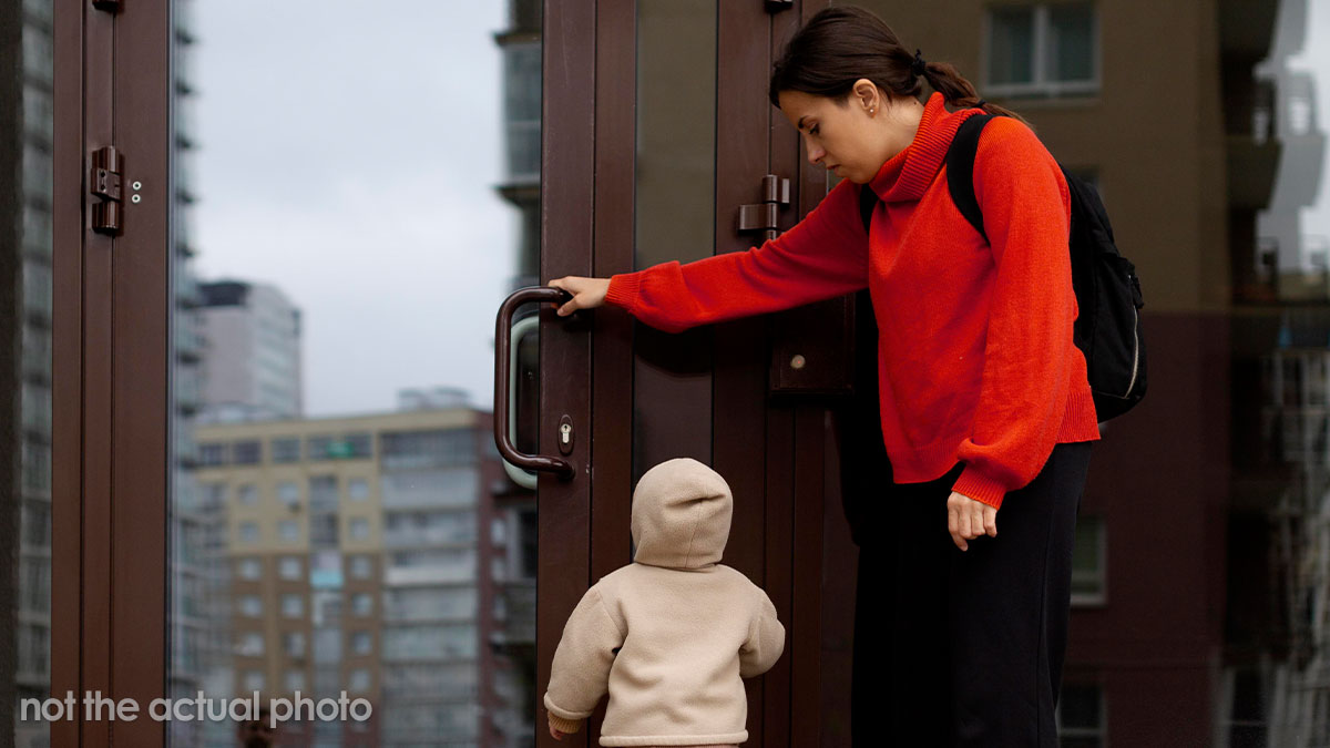 Pregnant Daycare Manager Opens 3 Minutes Late, Parent Throws A Fit, Gets Told To Find A New Daycare