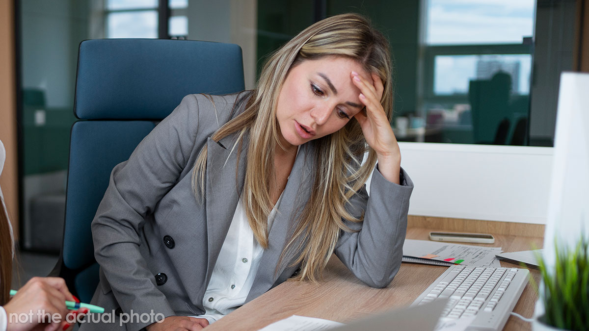 Person Reports Coworker Who Suddenly “Walks” 65K Steps In A Day In Company Competition, She’s Irked