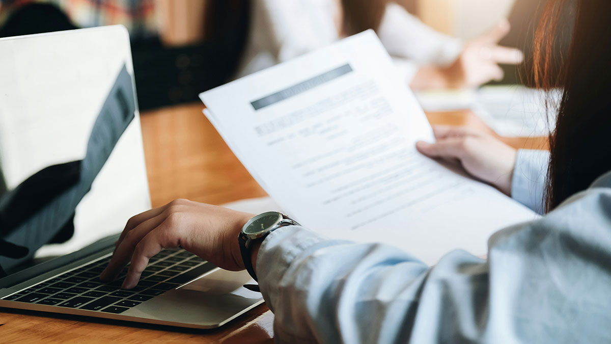 Woman’s Life Turns Upside Down When She Receives A File From Husband’s Ex About His Past