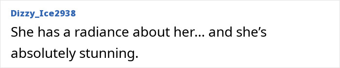 Text expressing admiration for someone as "absolutely stunning. Text expressing admiration for someone as "absolutely stunning.