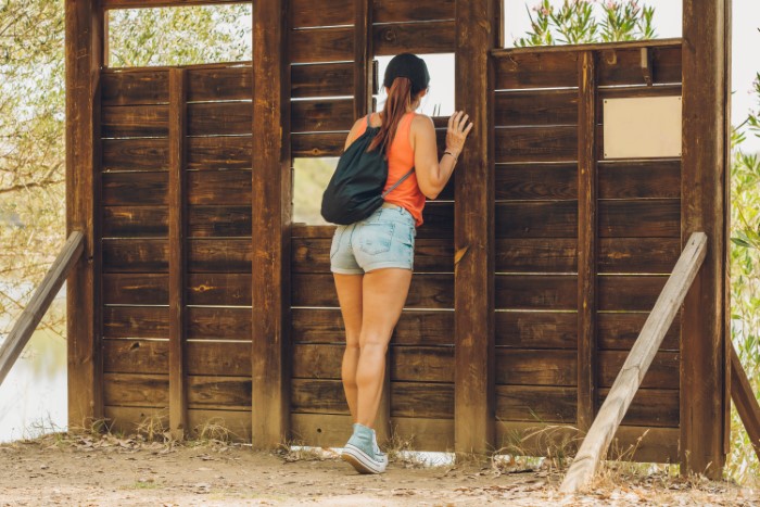 Woman Finds Out Neighbors Have Been Using Her Late Mom’s House Like A Free Airbnb Woman Finds Out Neighbors Have Been Using Her Late Mom’s House Like A Free Airbnb