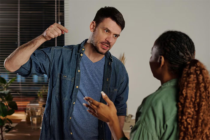 Friendship In Shambles After Serious Accusations Stem From Basic Hygiene Practices Friendship In Shambles After Serious Accusations Stem From Basic Hygiene Practices