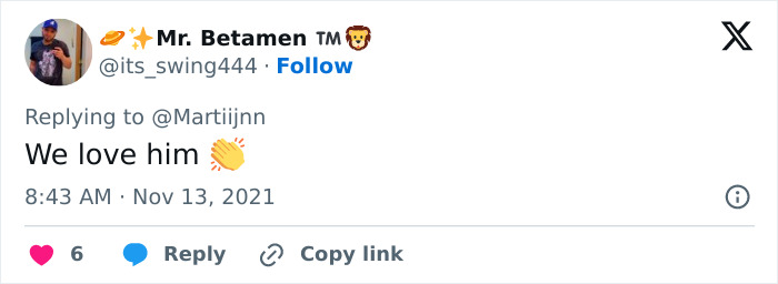Tweet from a user showing support with a clapping emoji. Tweet from a user showing support with a clapping emoji.