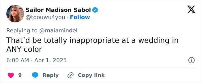 Tweet commenting on Sydney Sweeney's controversial dress choice at wedding. Tweet commenting on Sydney Sweeney's controversial dress choice at wedding.