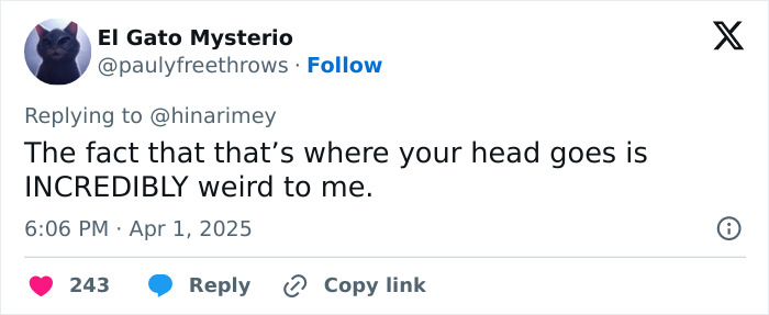 Tweet by El Gato Mysterio reacting to a debate about a Justin Bieber photo, calling the perspective weird. Tweet by El Gato Mysterio reacting to a debate about a Justin Bieber photo, calling the perspective weird.