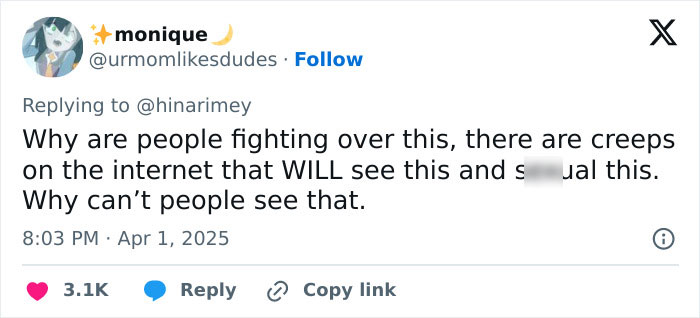Tweet expressing concern about "creeps" on the internet in response to a debated photo. Tweet expressing concern about "creeps" on the internet in response to a debated photo.