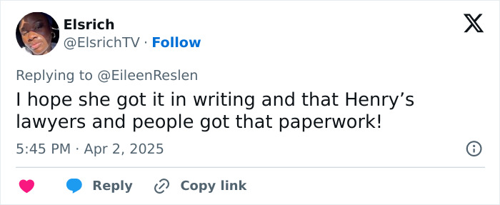 Tweet reaction to an unscripted moment involving Blake Lively and a costar being criticized. Tweet reaction to an unscripted moment involving Blake Lively and a costar being criticized.