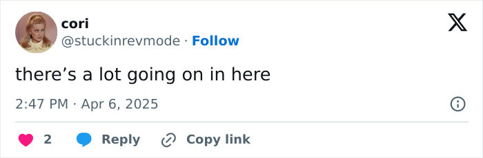 Tweet from user @stuckinrevmode reads: "there's a lot going on in here"; associated with Nicole Kidman's transformation. Tweet from user @stuckinrevmode reads: "there's a lot going on in here"; associated with Nicole Kidman's transformation.
