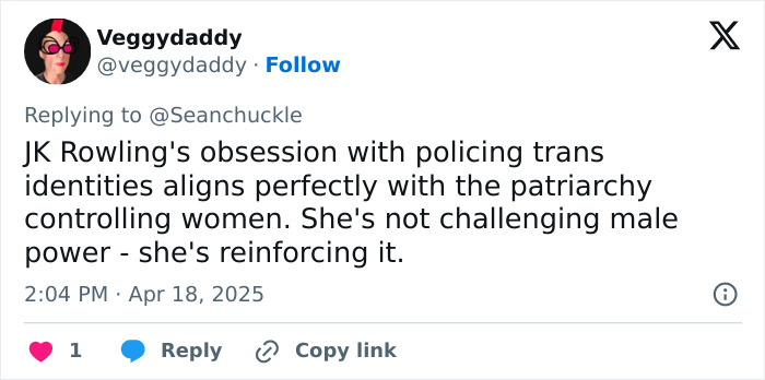 Veggydaddy's tweet criticizing JK Rowling's views on trans identities within a social media exchange. Veggydaddy's tweet criticizing JK Rowling's views on trans identities within a social media exchange.