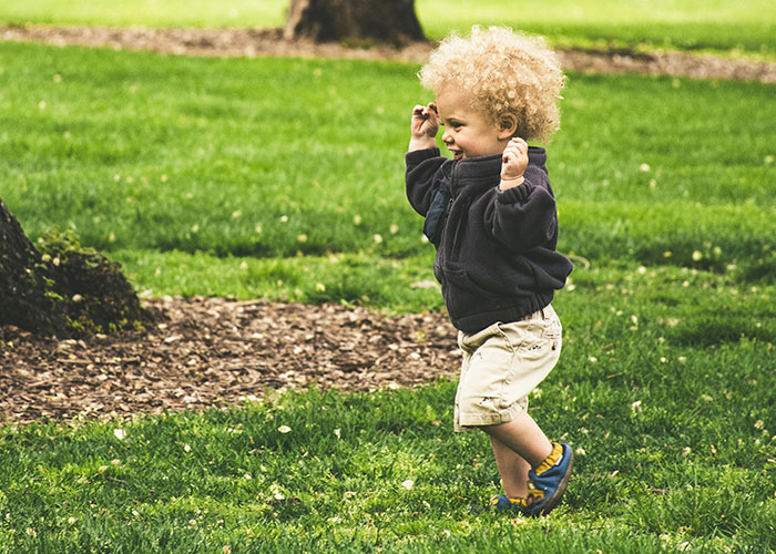 Man Is Annoyed That His Classmate Thought That Bringing Her Daughter With Her Was Fine Man Is Annoyed That His Classmate Thought That Bringing Her Daughter With Her Was Fine