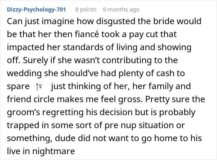 Woman's Green Dress Sparks Major Wedding Controversy, Bride Is Left Fuming Woman's Green Dress Sparks Major Wedding Controversy, Bride Is Left Fuming