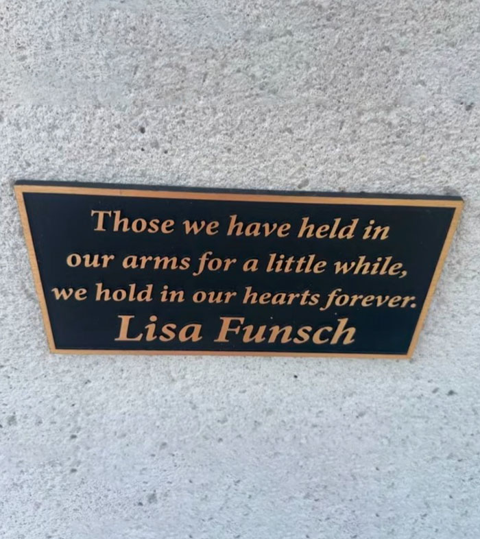 Plaque on park bench remembering Lisa Funsch, suggesting needs a therapist for emotional support in grief. Plaque on park bench remembering Lisa Funsch, suggesting needs a therapist for emotional support in grief.