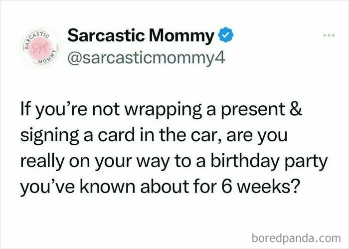 Tweet by Sarcastic Mommy humorously describing the chaos of parenting with last-minute party preparations.