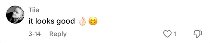 Comment reading "it looks good" with emojis on YouTube influencer's video about eyelid surgery. Comment reading "it looks good" with emojis on YouTube influencer's video about eyelid surgery.