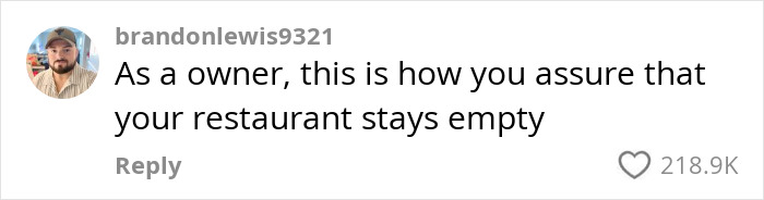 Customer comment criticizing unprofessional restaurant owner's approach, highlighting the risk of empty establishments. Customer comment criticizing unprofessional restaurant owner's approach, highlighting the risk of empty establishments.
