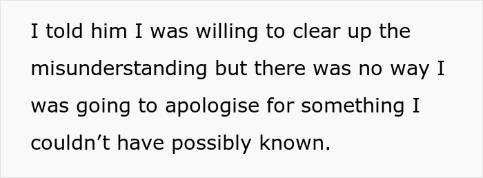 Woman's Green Dress Sparks Major Wedding Controversy, Bride Is Left Fuming Woman's Green Dress Sparks Major Wedding Controversy, Bride Is Left Fuming