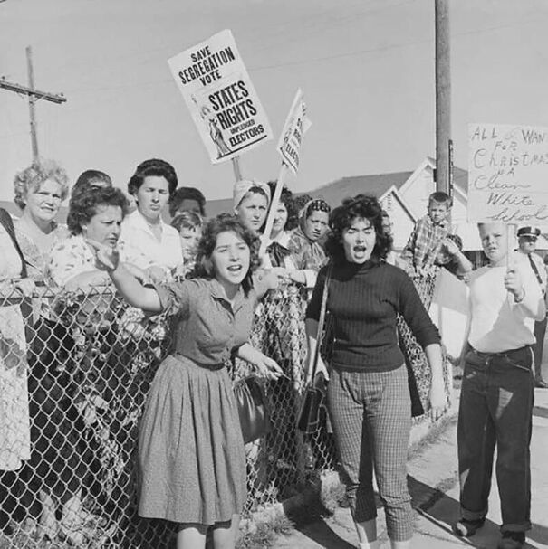 Anti-Desegregation-Protestors-1959-or-60-68083c8fc8981.jpg