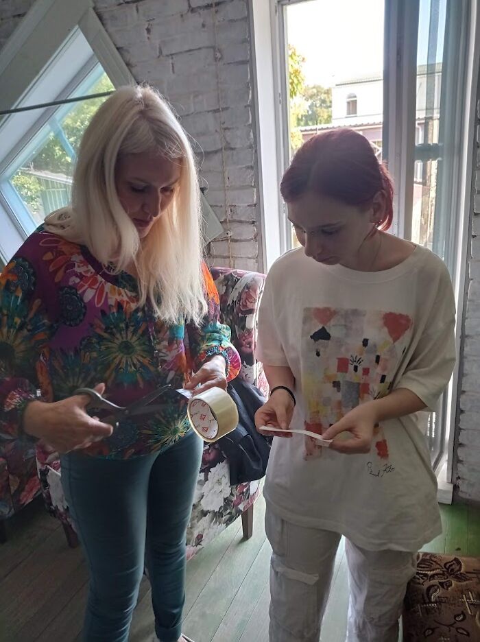 Every Line Is A Story: The Mesmerizing Linear Divisionism Of Oleksandra Malyshko