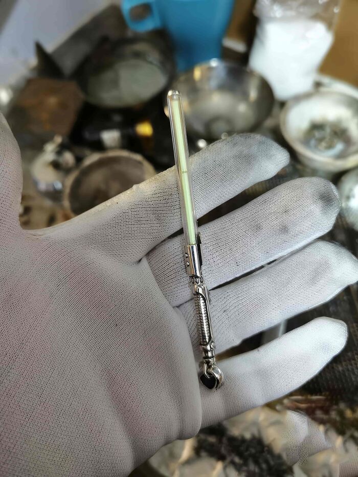 Hand-Carved Mandalorian Lightsaber Tritium Necklace – 925 Sterling Silver Pendant With Glowing Vial & Titanium Steel Chain