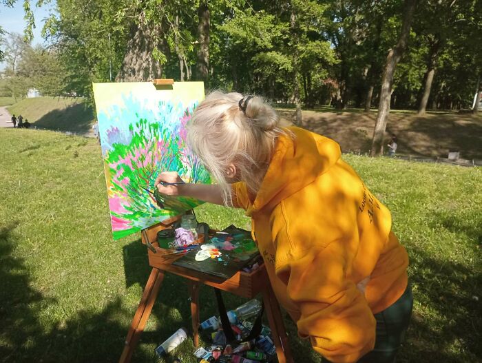 This Ukrainian Artist Captures The Essence Of Spring With Her Unique Painting Style Called “Linear Divisionism”