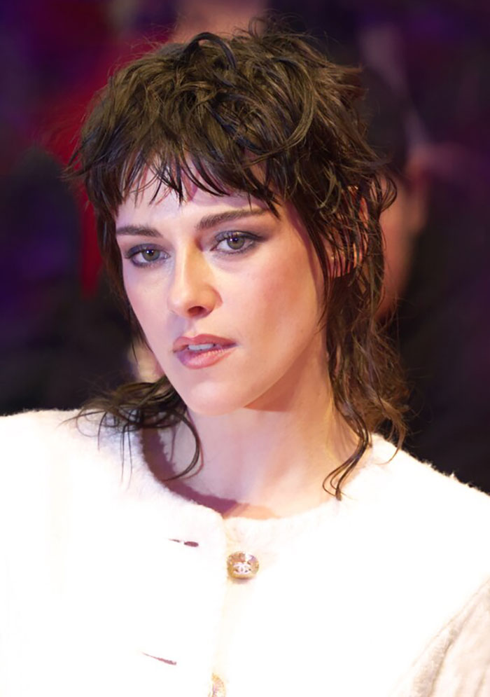 "Prettier In Her Twilight Days": Fans React To Kristen Stewart's Style At Her Wedding With Girlfriend "Prettier In Her Twilight Days": Fans React To Kristen Stewart's Style At Her Wedding With Girlfriend