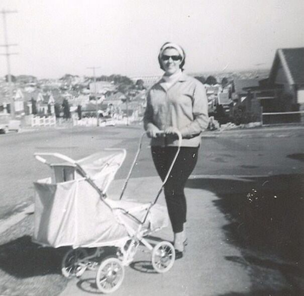 Rhonda-and-Mum-1964-67f9bec944493.jpg