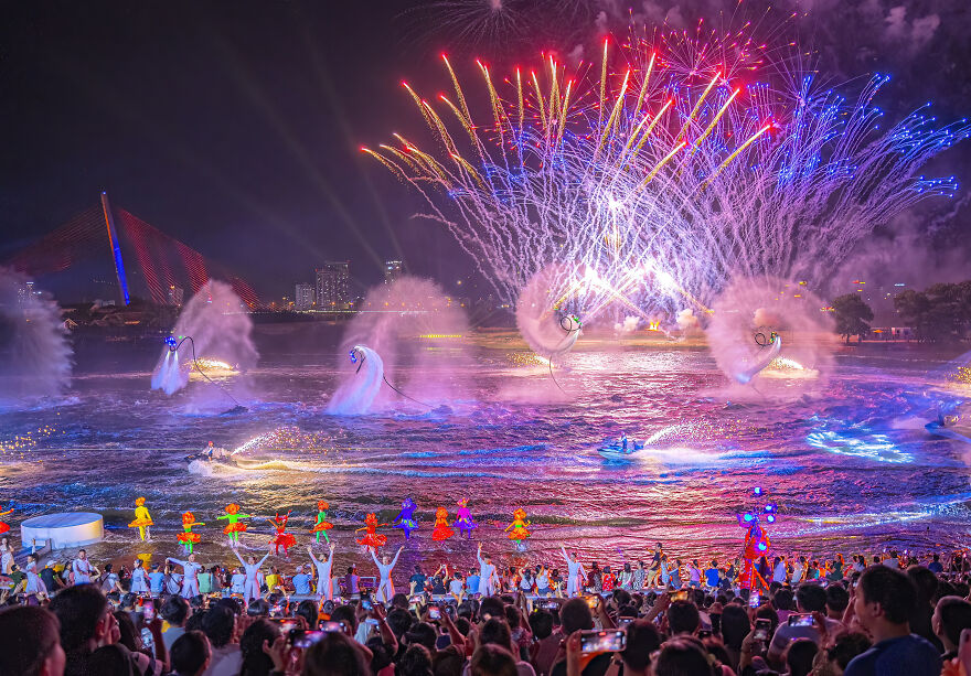 What’s Going On In Cat Ba Island (Vietnam)? When The Ocean Lights Up With Just A Touch Of Hand What’s Going On In Cat Ba Island (Vietnam)? When The Ocean Lights Up With Just A Touch Of Hand