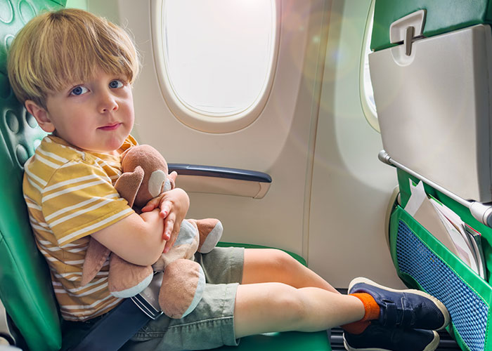 Seating Chaos Splits Family, Dad Battles Airline To Prevent 4YO Sitting Alone Seating Chaos Splits Family, Dad Battles Airline To Prevent 4YO Sitting Alone