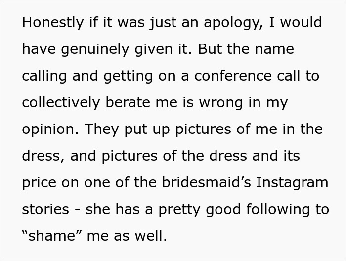 Woman's Green Dress Sparks Major Wedding Controversy, Bride Is Left Fuming Woman's Green Dress Sparks Major Wedding Controversy, Bride Is Left Fuming