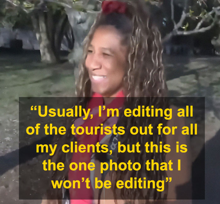 Photographer smiles, deciding not to edit Obama's surprise photobomb during kids' photo shoot. Photographer smiles, deciding not to edit Obama's surprise photobomb during kids' photo shoot.