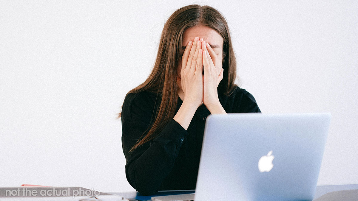 Woman Temporarily Leaves Zoom Meeting, Hears Coworkers Roasting Her Like She’s Not There