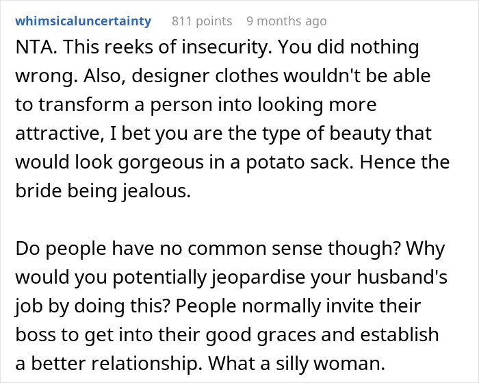 Woman's Green Dress Sparks Major Wedding Controversy, Bride Is Left Fuming Woman's Green Dress Sparks Major Wedding Controversy, Bride Is Left Fuming