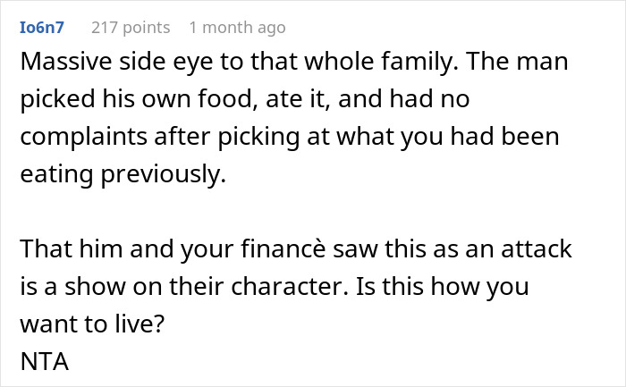 Reddit comment discussing a family conflict over vegetarian meatballs and character judgment. Reddit comment discussing a family conflict over vegetarian meatballs and character judgment.