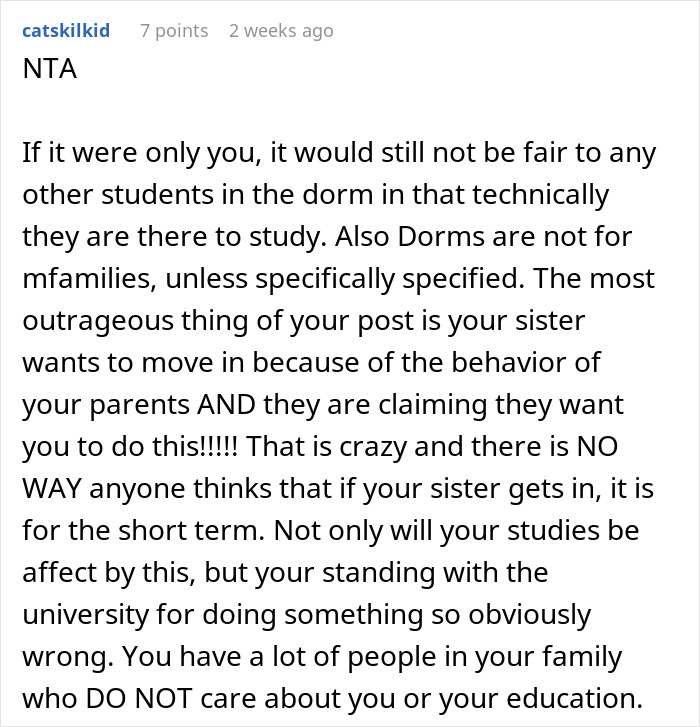 Reddit comment discussing issues with sharing a college dorm room with a sister and her baby. Reddit comment discussing issues with sharing a college dorm room with a sister and her baby.