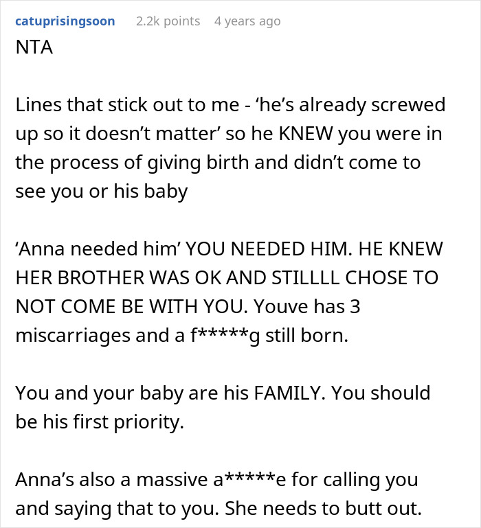 Screenshot of a Reddit comment criticizing a husband's choice of female friend over child’s birth. Screenshot of a Reddit comment criticizing a husband's choice of female friend over child’s birth.