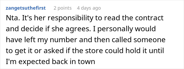 A Reddit comment discussing a student's laptop being sold after 9 months of no pickup. A Reddit comment discussing a student's laptop being sold after 9 months of no pickup.