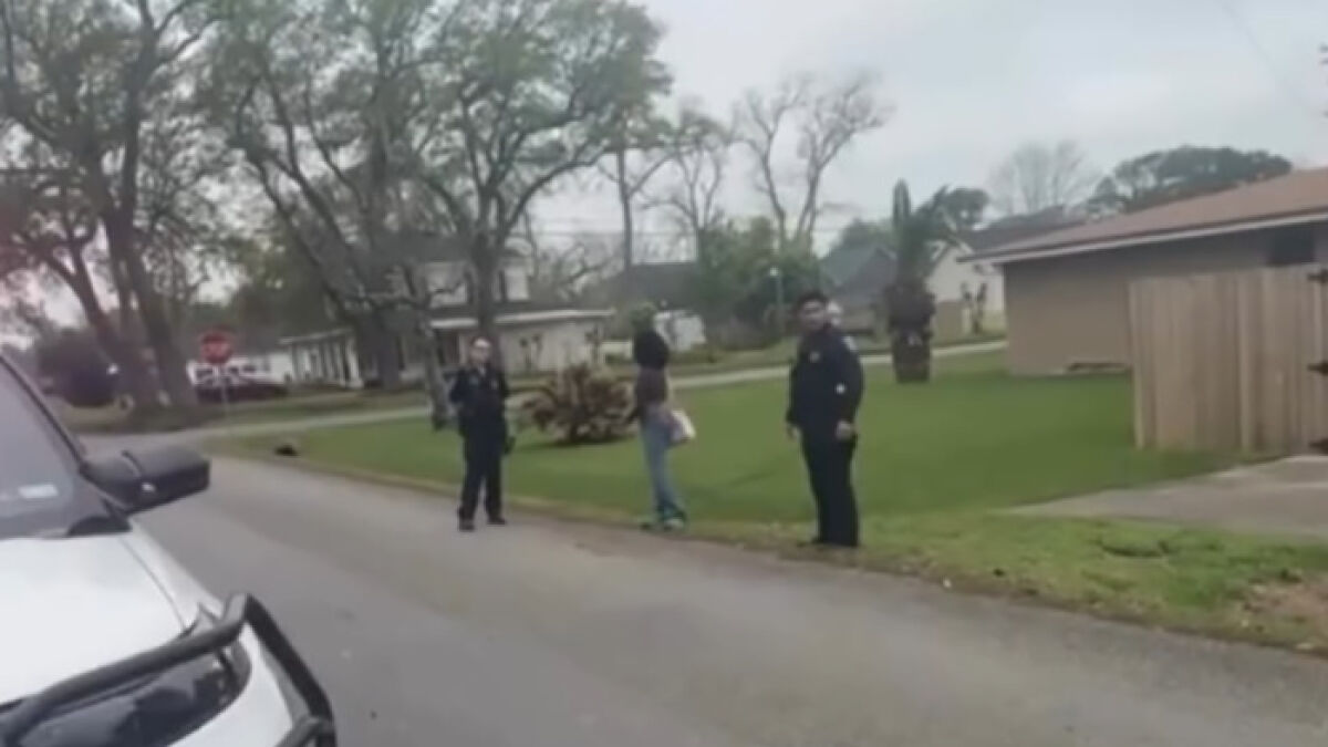 Black Woman Detained For Walking On Wrong Side Of The Road, White Man Walks Free In Viral Video