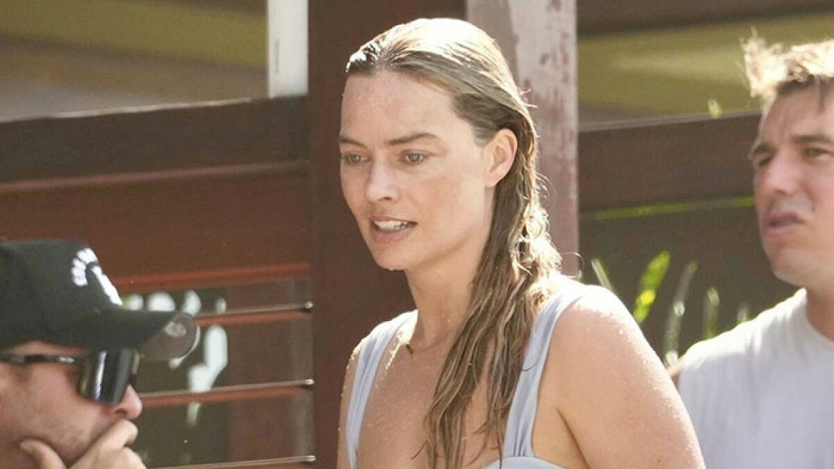 “So Refreshing”: Margot Robbie Flaunts Postpartum Body On Beach Months After Son’s Birth