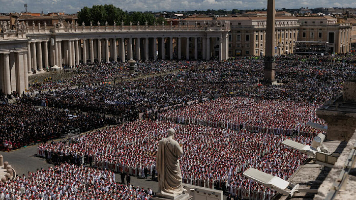 “The Pope Of The People”: Deafening Applause Rings Out As Pope Francis Is Laid To Rest In Rome